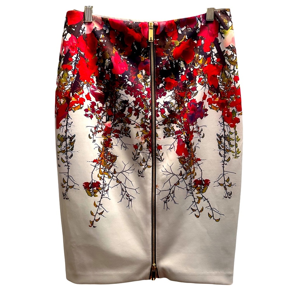 Ted Baker London Pencil Skirt Full Zipper on Back. Floral/Elizabethan Baby Blue